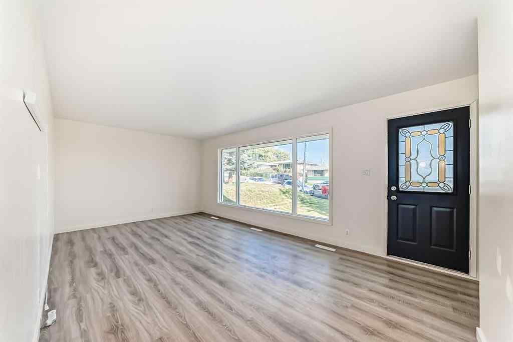 MLS® A2257203 - 515 33 Avenue NE in Winston Heights/Mountview Calgary, Residential