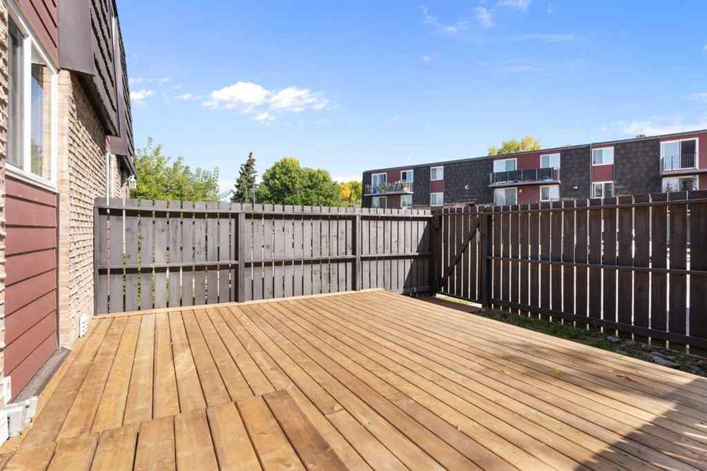 MLS® A2257206 - Unit #32 80 Galbraith Drive SW in Glamorgan Calgary, Residential