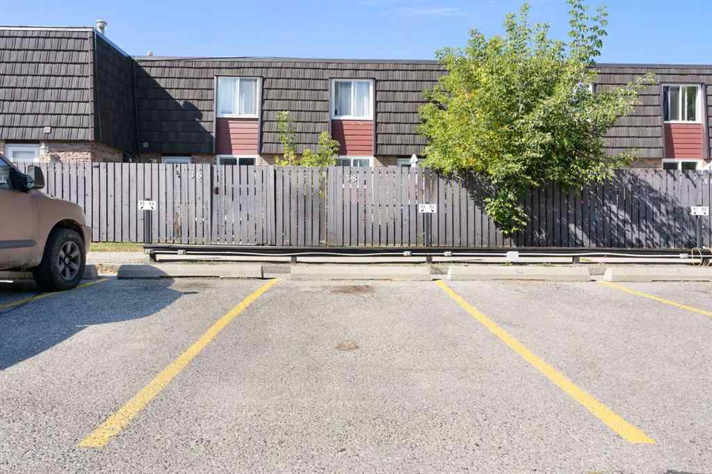 MLS® A2257206 - Unit #32 80 Galbraith Drive SW in Glamorgan Calgary, Residential