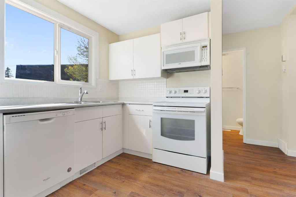 MLS® A2257206 - Unit #32 80 Galbraith Drive SW in Glamorgan Calgary, Residential