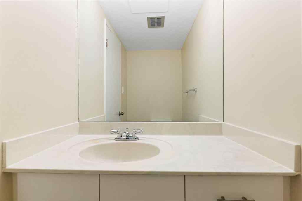 MLS® A2257206 - Unit #32 80 Galbraith Drive SW in Glamorgan Calgary, Residential