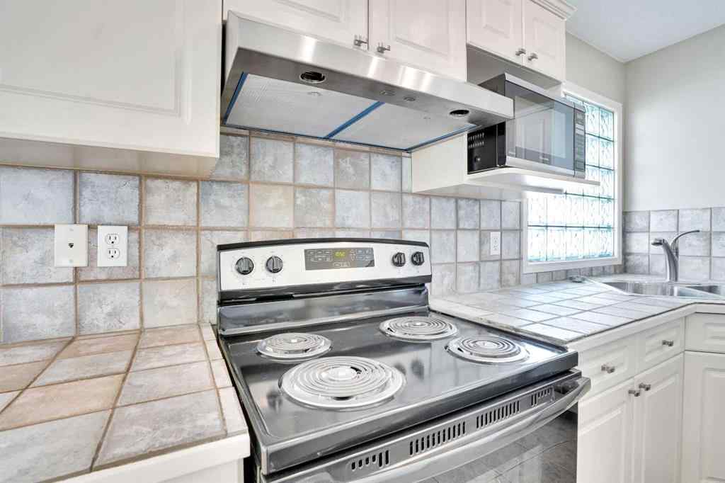 MLS® A2257219 - 307 Arbour Grove Close NW in Arbour Lake Calgary, Residential