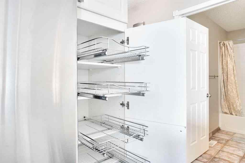 MLS® A2257219 - 307 Arbour Grove Close NW in Arbour Lake Calgary, Residential