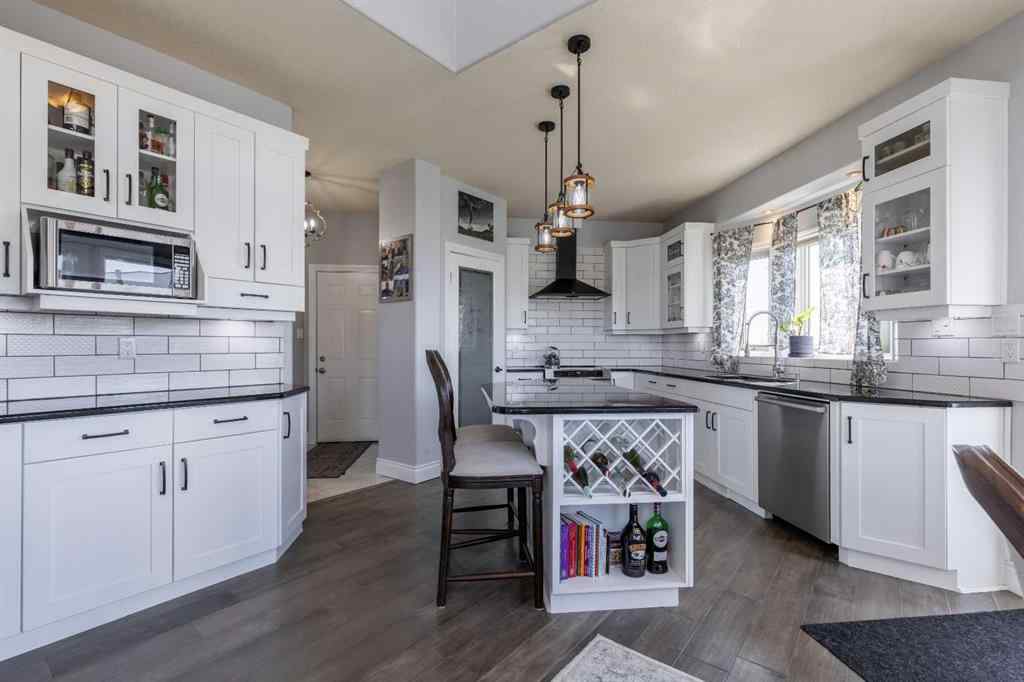 MLS® A2257226 - 406 Meadow Lark Drive  in NONE Rural Lethbridge County, Residential