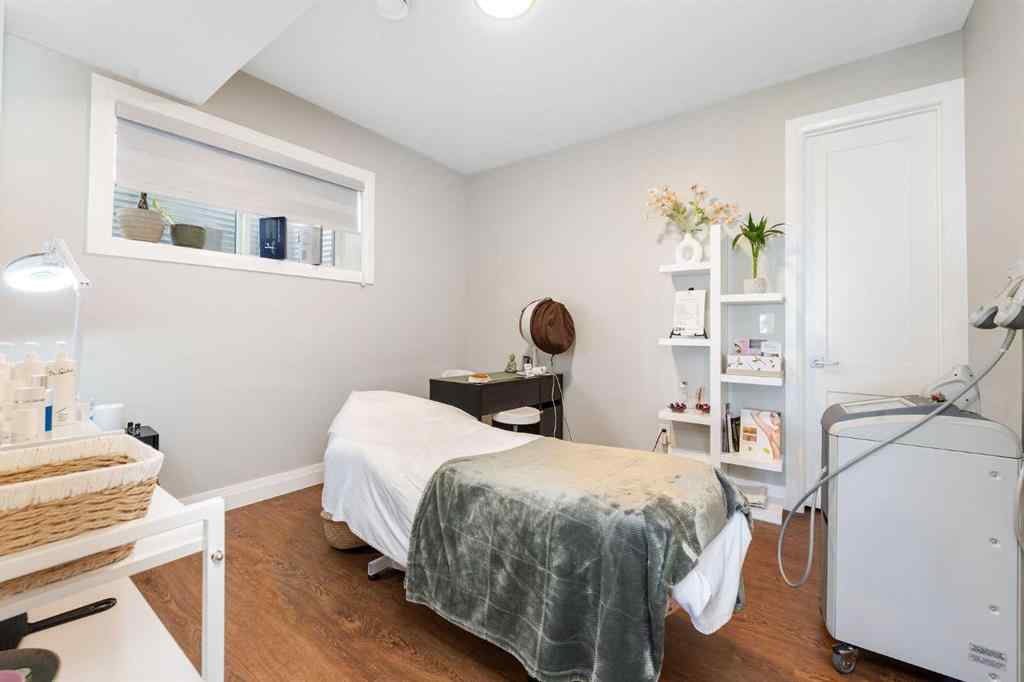 MLS® A2257227 - 128 Hampstead Mews NW in Hamptons Calgary, Residential