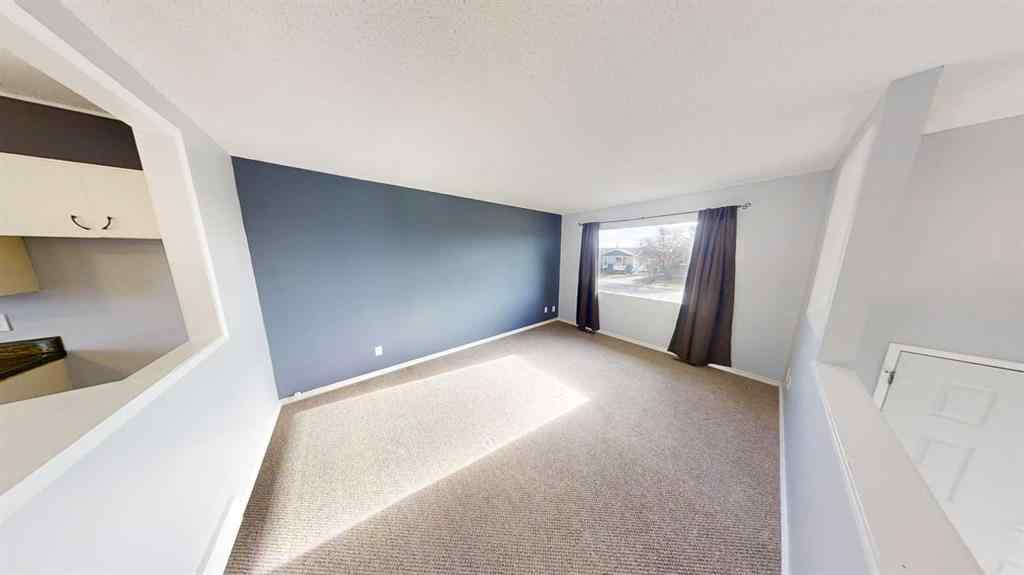 MLS® A2257229 - 9256 111 Avenue  in Mountview Grande Prairie, Rental