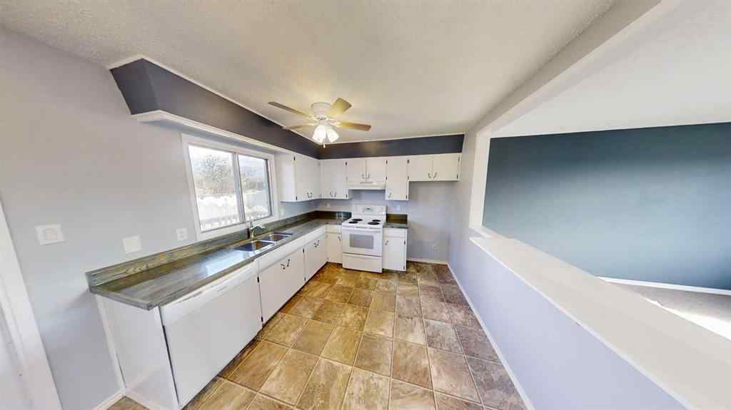 MLS® A2257229 - 9256 111 Avenue  in Mountview Grande Prairie, Rental