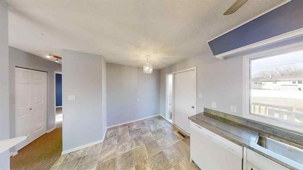 MLS® A2257229 - 9256 111 Avenue  in Mountview Grande Prairie, Rental