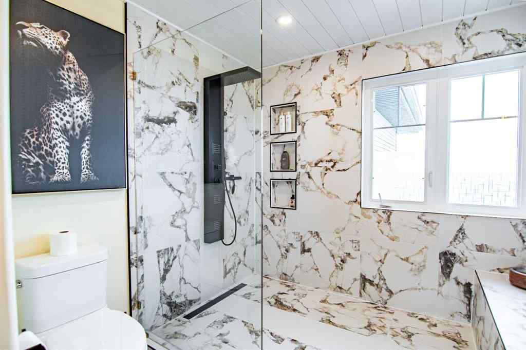 MLS® A2257232 - 51 Illingworth Close  in Inglewood West Red Deer, Residential
