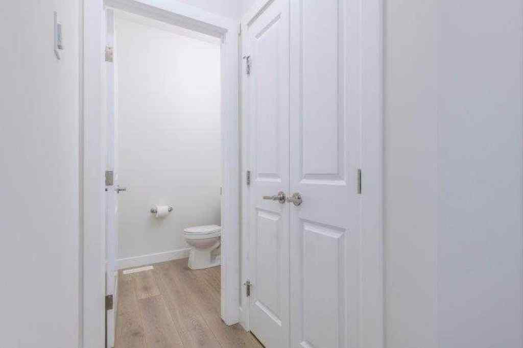 MLS® A2257233 - 33 Walcrest Lane SE in Walden Calgary, Residential