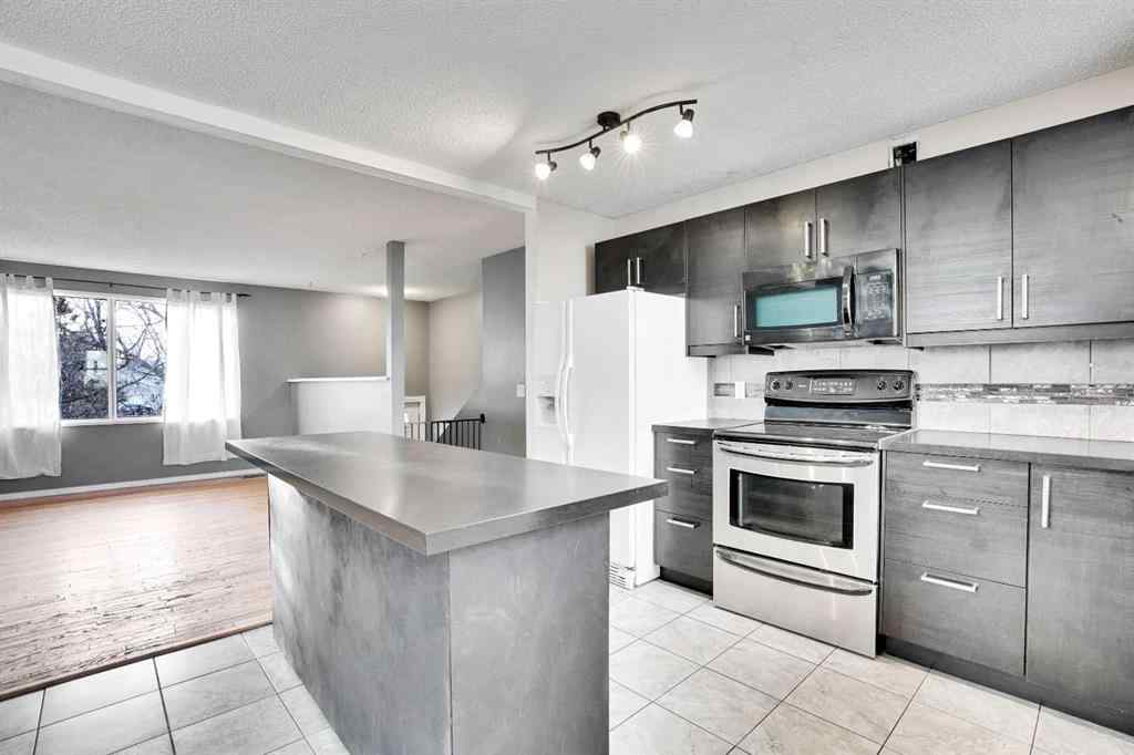 MLS® A2257238 - 63 Knight Place  in NONE Crossfield, Residential