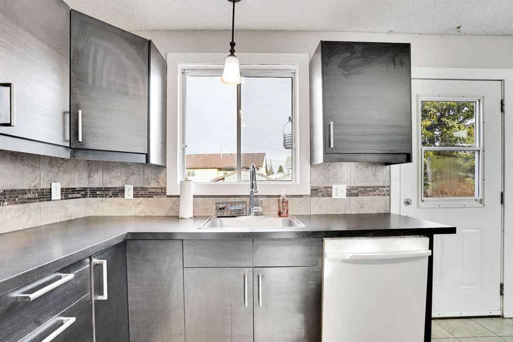 MLS® A2257238 - 63 Knight Place  in NONE Crossfield, Residential