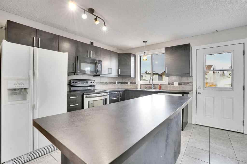 MLS® A2257238 - 63 Knight Place  in NONE Crossfield, Residential