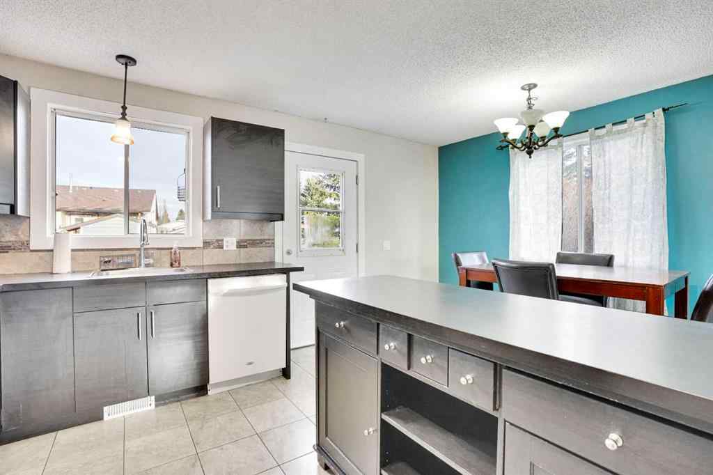 MLS® A2257238 - 63 Knight Place  in NONE Crossfield, Residential