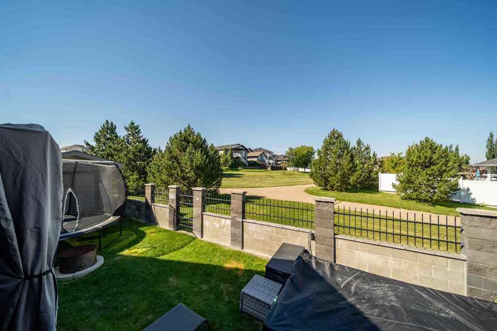 MLS® A2257240 - 133 Sunwood Crescent SW in SW Southridge Medicine Hat, Residential