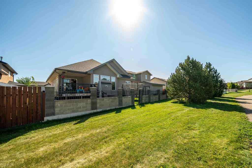 MLS® A2257240 - 133 Sunwood Crescent SW in SW Southridge Medicine Hat, Residential