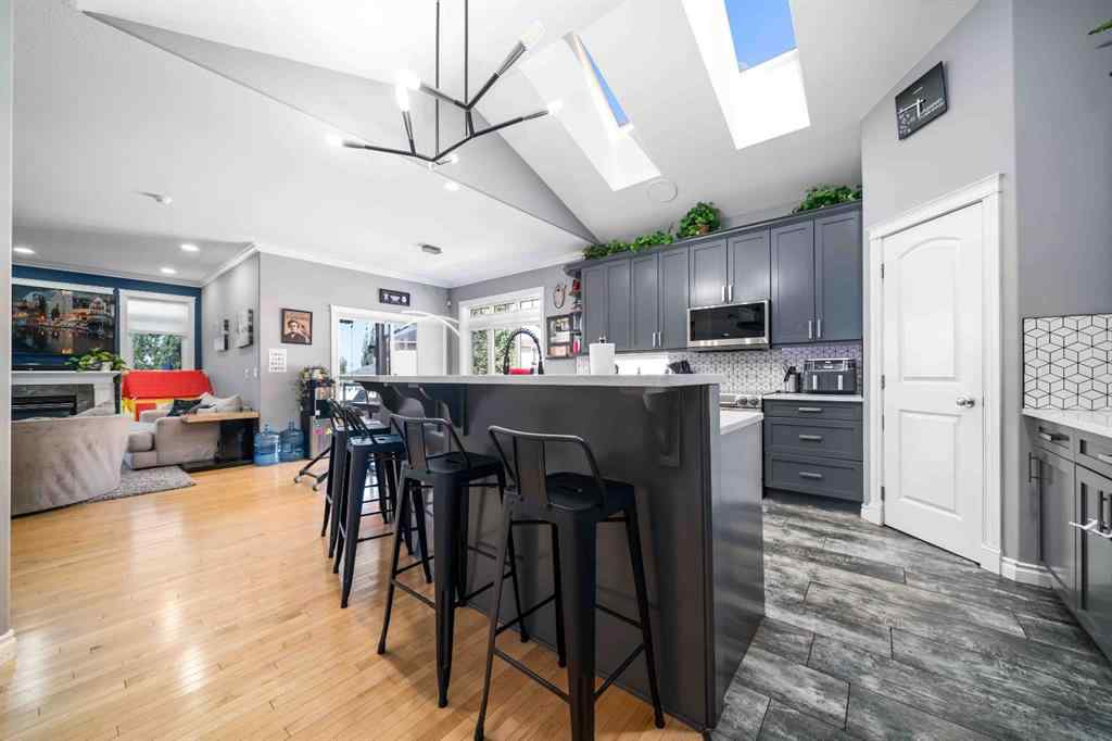 MLS® A2257240 - 133 Sunwood Crescent SW in SW Southridge Medicine Hat, Residential