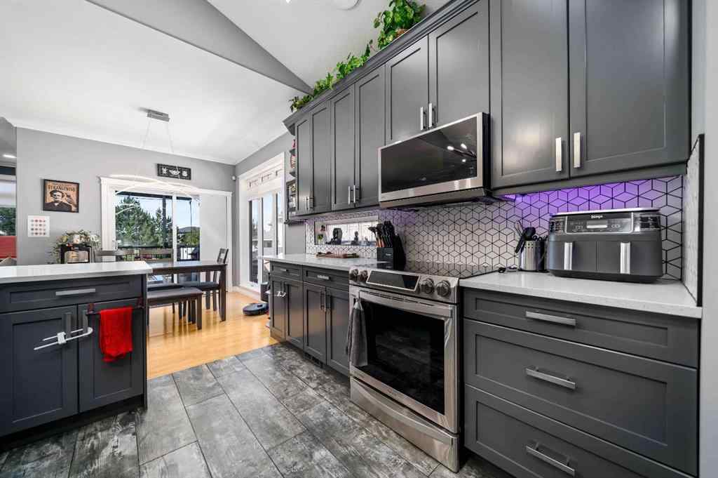 MLS® A2257240 - 133 Sunwood Crescent SW in SW Southridge Medicine Hat, Residential