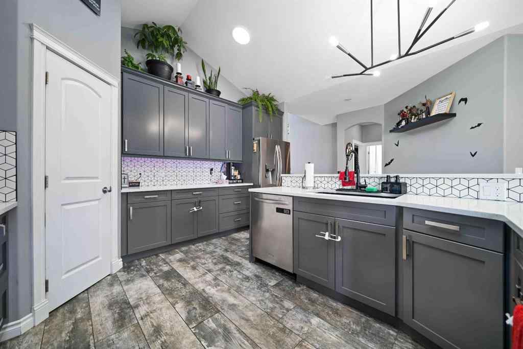 MLS® A2257240 - 133 Sunwood Crescent SW in SW Southridge Medicine Hat, Residential