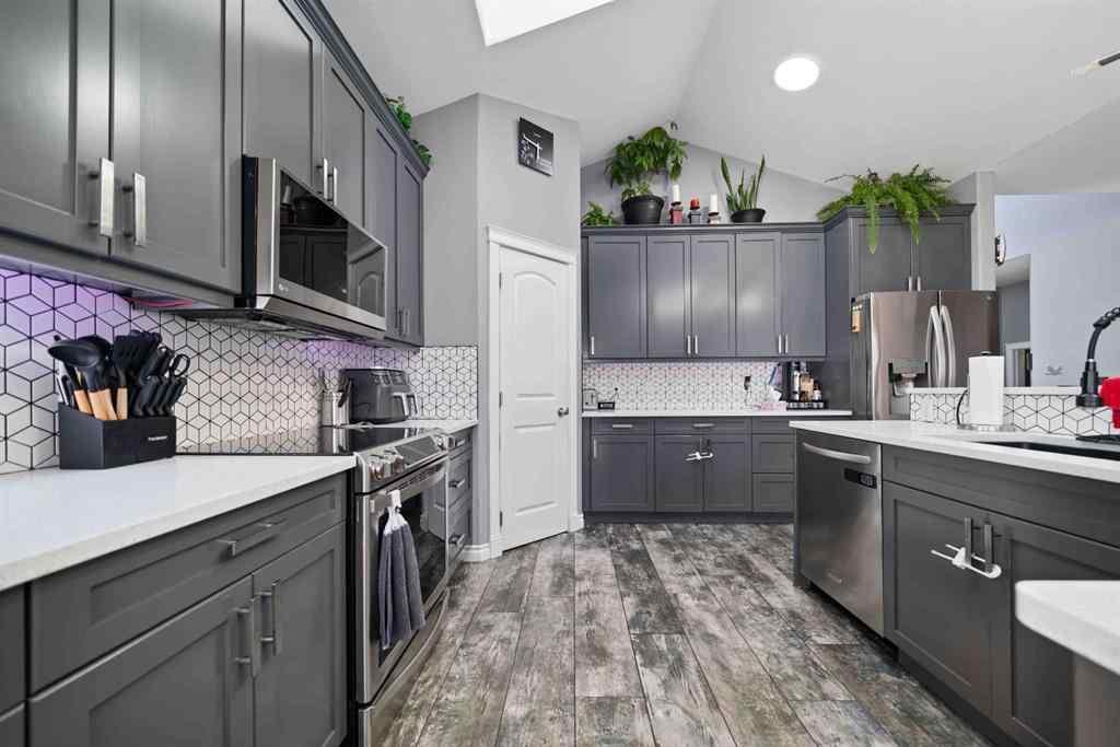 MLS® A2257240 - 133 Sunwood Crescent SW in SW Southridge Medicine Hat, Residential