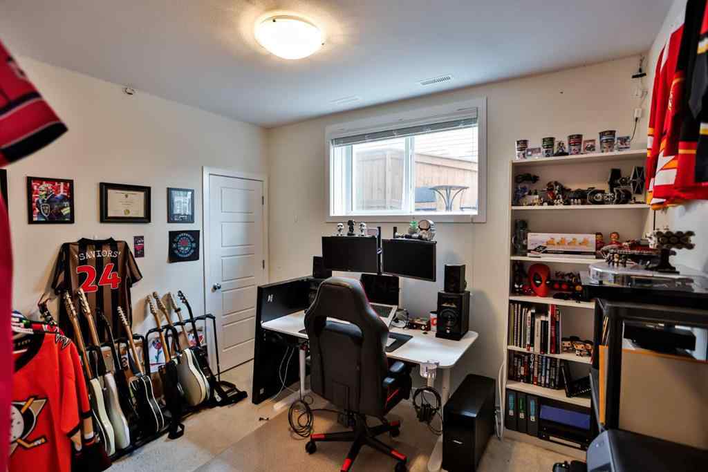 MLS® A2257241 - 35 Kensington Road W in Garry Station Lethbridge, Residential