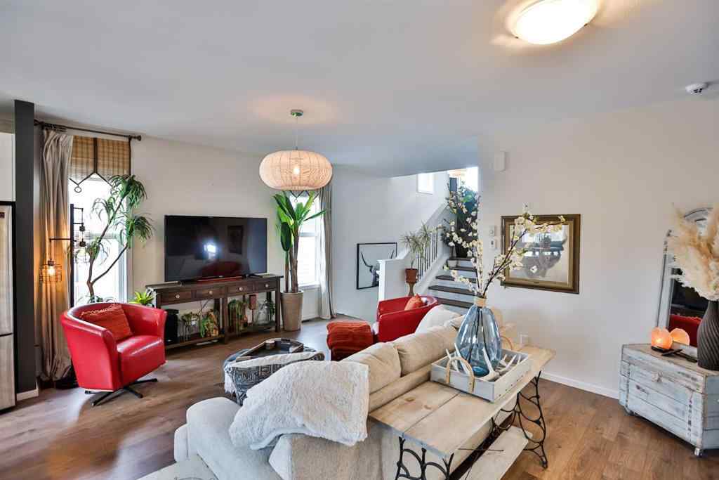 MLS® A2257241 - 35 Kensington Road W in Garry Station Lethbridge, Residential