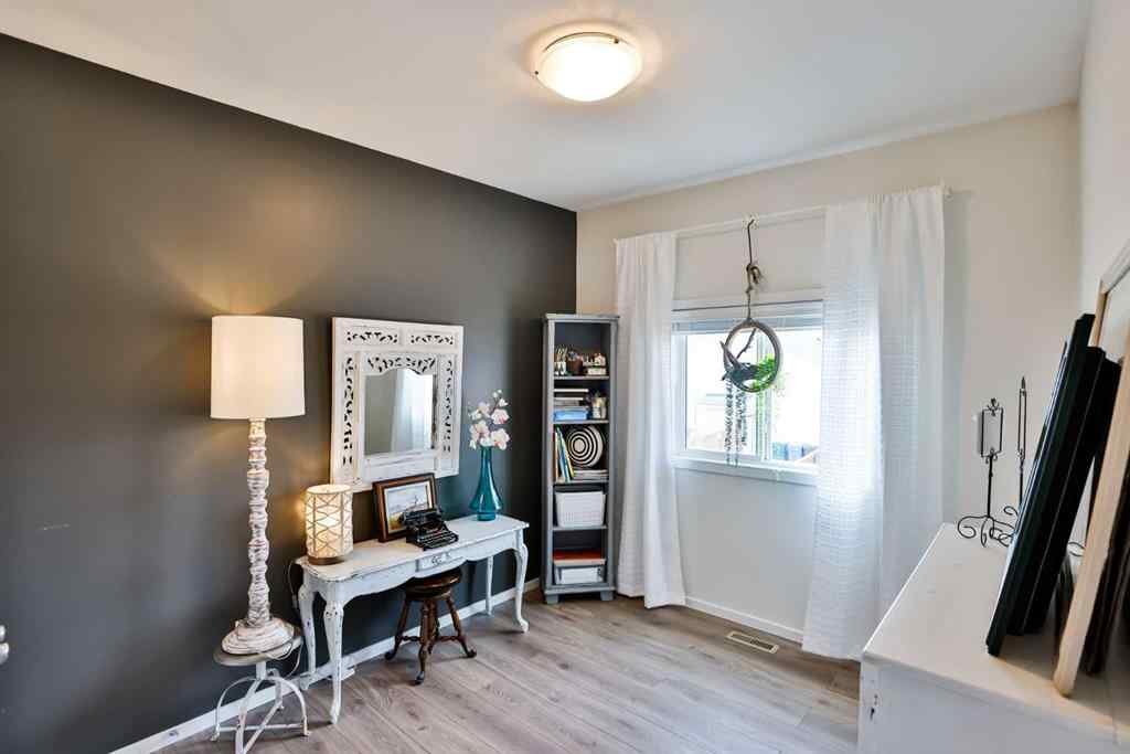 MLS® A2257241 - 35 Kensington Road W in Garry Station Lethbridge, Residential
