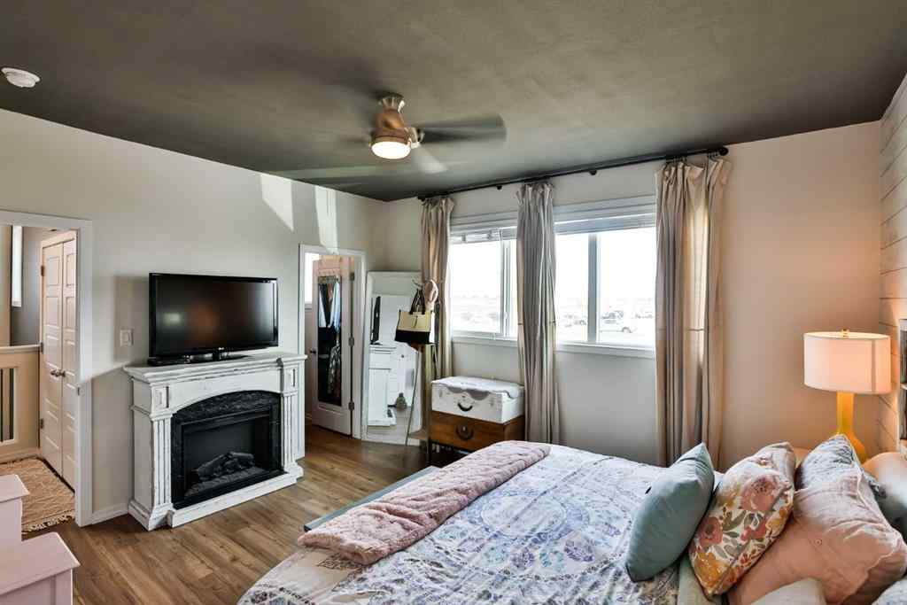 MLS® A2257241 - 35 Kensington Road W in Garry Station Lethbridge, Residential