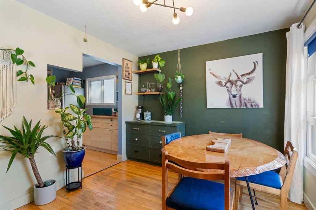 MLS® A2257242 - 8012 33 Avenue NW in Bowness Calgary, Residential