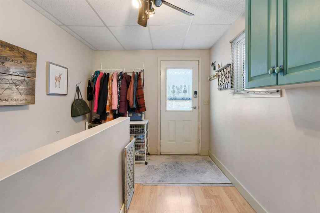 MLS® A2257242 - 8012 33 Avenue NW in Bowness Calgary, Residential