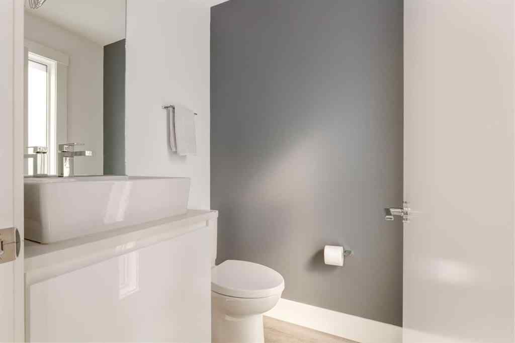 MLS® A2257252 - 27 Hendon Place NW in Highwood Calgary, Residential