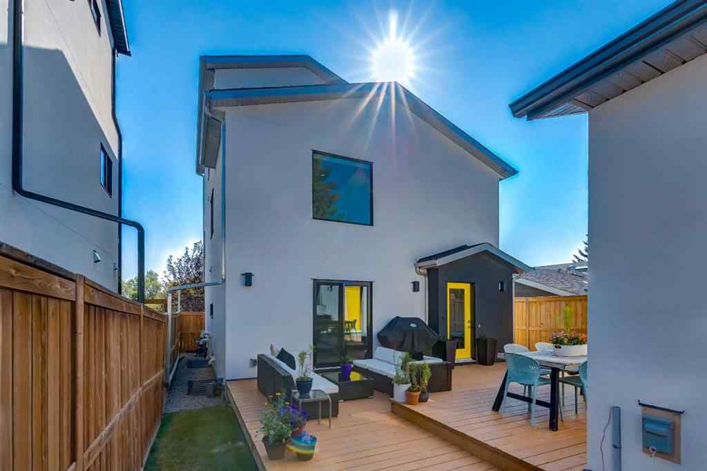 MLS® A2257252 - 27 Hendon Place NW in Highwood Calgary, Residential