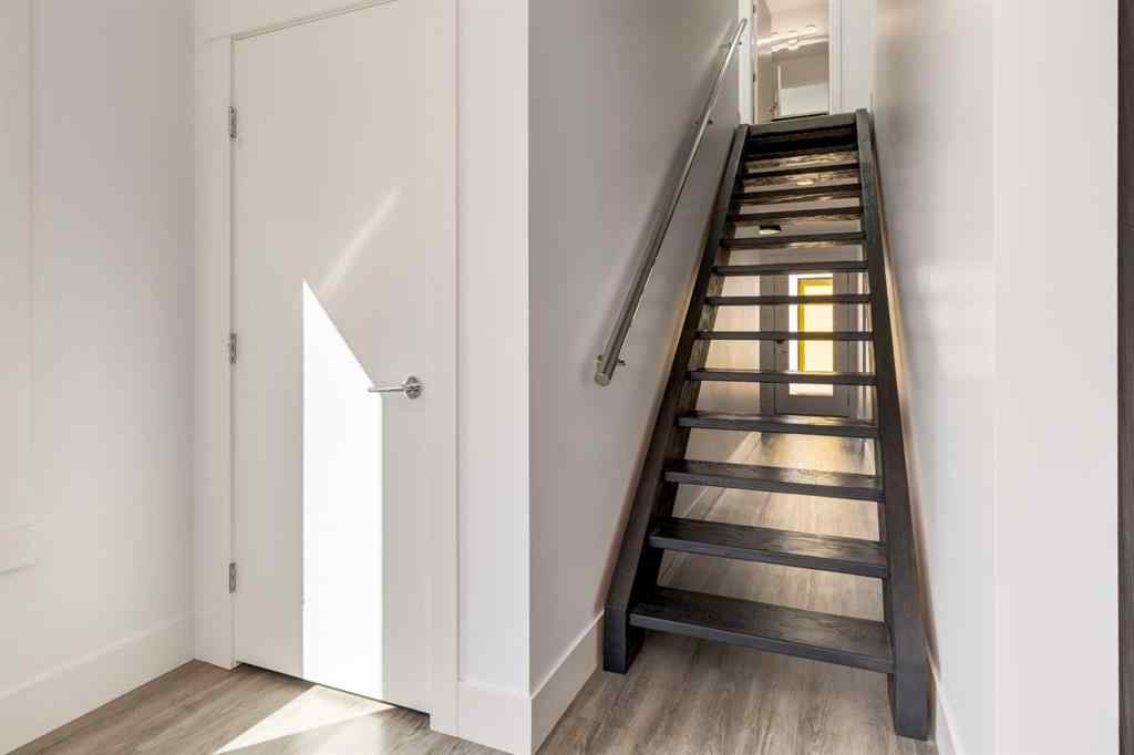 MLS® A2257252 - 27 Hendon Place NW in Highwood Calgary, Residential