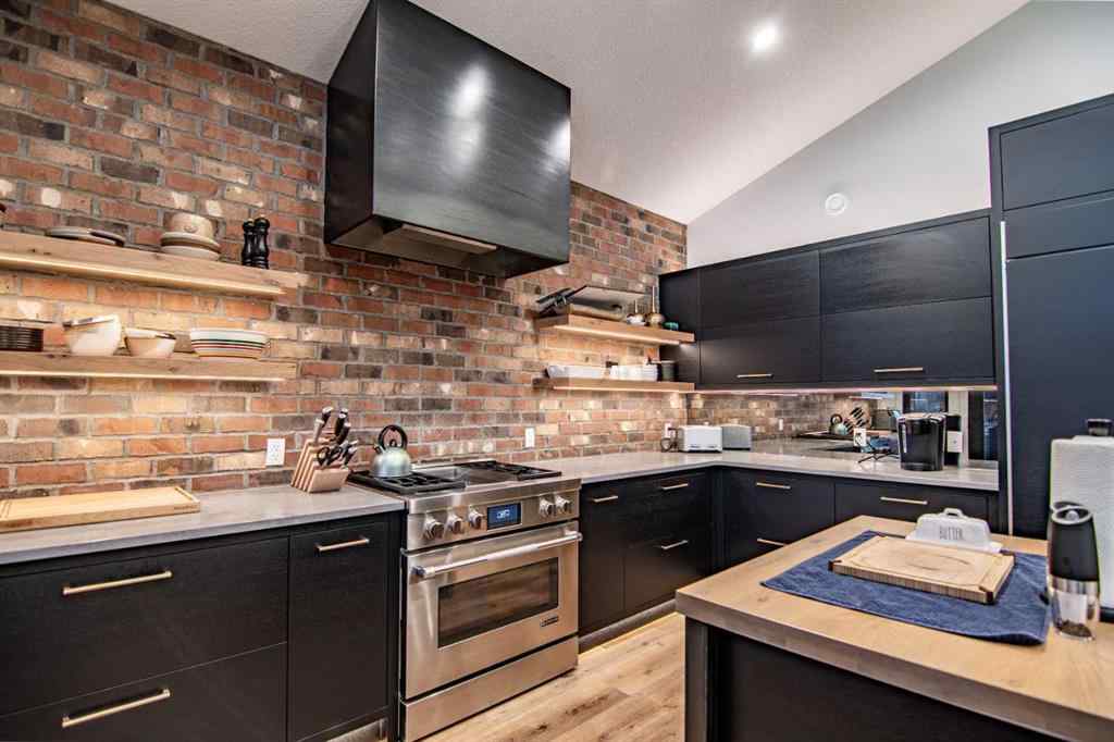 MLS® A2257255 - 3417 Lakeshore Drive  in Cottage Area Sylvan Lake, Residential