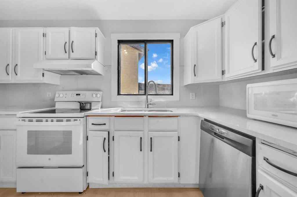 MLS® A2257272 - 59 Whitehaven Road NE in Whitehorn Calgary, Residential