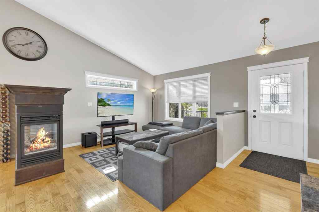 MLS® A2257275 - 1 Liberty Place  in Lakeway Landing Sylvan Lake, Residential