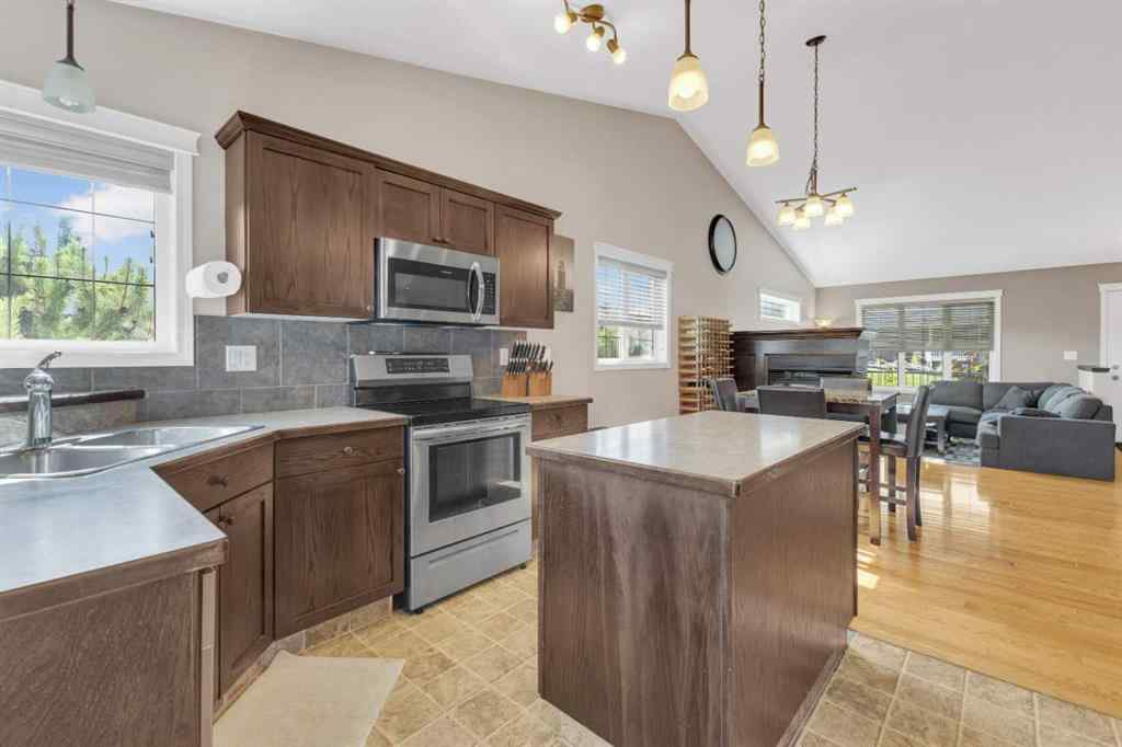 MLS® A2257275 - 1 Liberty Place  in Lakeway Landing Sylvan Lake, Residential