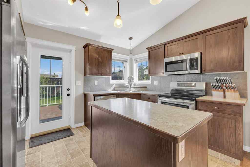 MLS® A2257275 - 1 Liberty Place  in Lakeway Landing Sylvan Lake, Residential