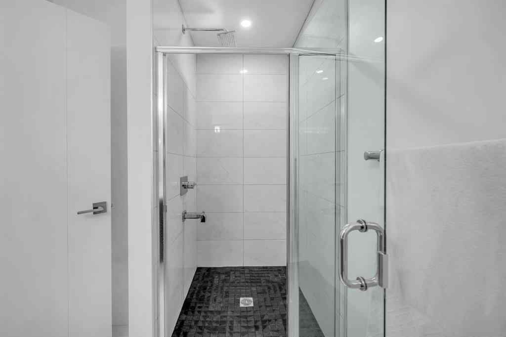 MLS® A2257281 - 2640 28 Street SW in Killarney/Glengarry Calgary, Residential