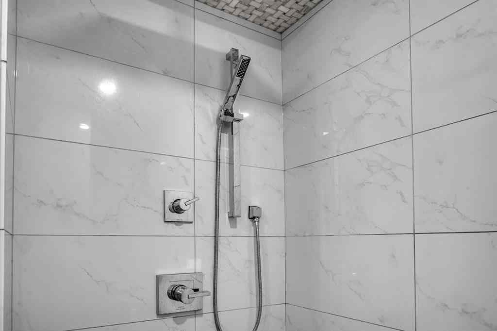 MLS® A2257281 - 2640 28 Street SW in Killarney/Glengarry Calgary, Residential