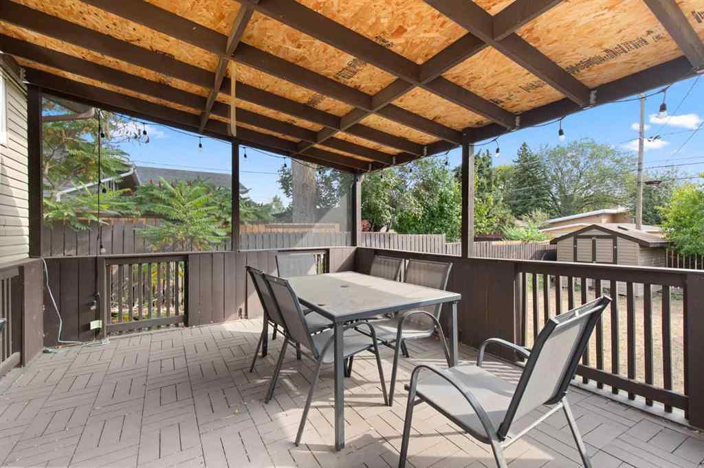 MLS® A2257283 - 341 12 Street NE in Northeast Crescent Heights Medicine Hat, Residential