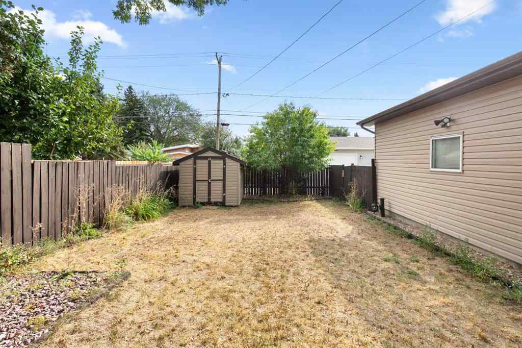 MLS® A2257283 - 341 12 Street NE in Northeast Crescent Heights Medicine Hat, Residential