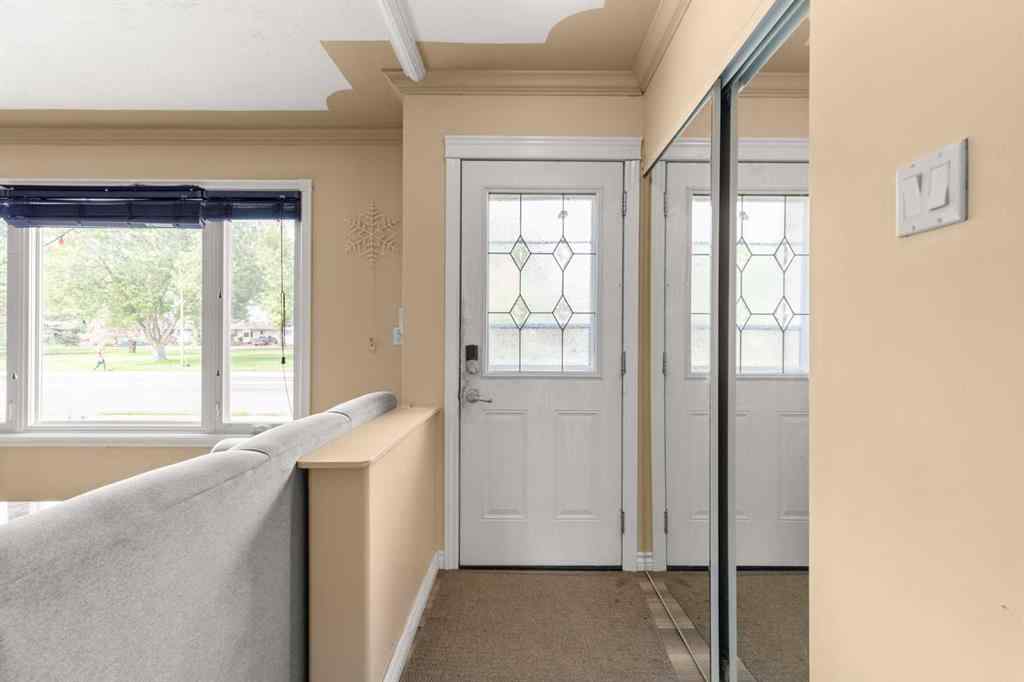 MLS® A2257283 - 341 12 Street NE in Northeast Crescent Heights Medicine Hat, Residential