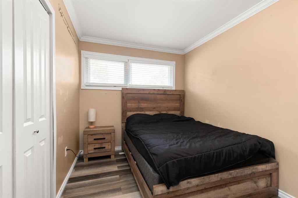 MLS® A2257283 - 341 12 Street NE in Northeast Crescent Heights Medicine Hat, Residential