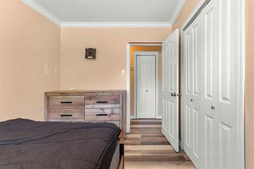 MLS® A2257283 - 341 12 Street NE in Northeast Crescent Heights Medicine Hat, Residential