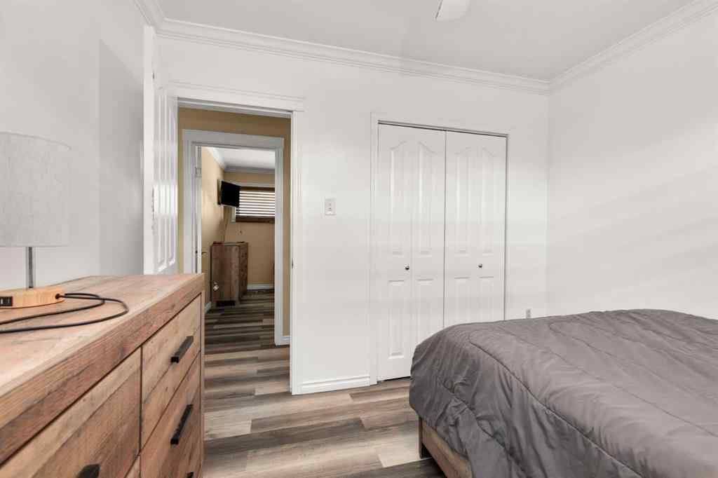 MLS® A2257283 - 341 12 Street NE in Northeast Crescent Heights Medicine Hat, Residential