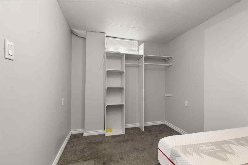 MLS® A2257283 - 341 12 Street NE in Northeast Crescent Heights Medicine Hat, Residential