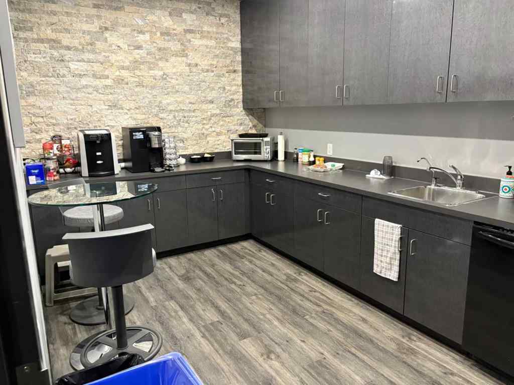MLS® A2257286 - Unit #203 264 Midpark Way SE in Midnapore Calgary, Commercial
