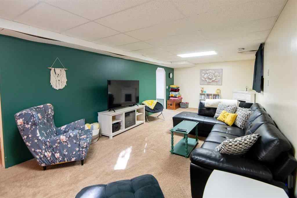 MLS® A2257293 - 9405 95 Avenue  in NONE La Crete, Residential