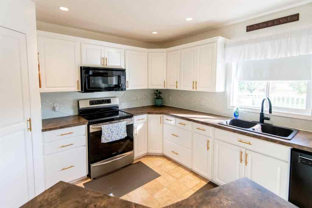 MLS® A2257293 - 9405 95 Avenue  in NONE La Crete, Residential